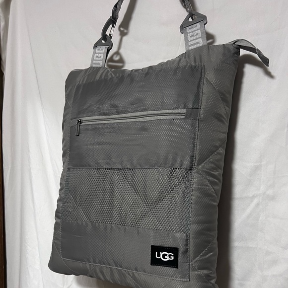 UGG Mischa Packable Outdoor Blanket - Picnic Festival Beach Camping Concert - Picture 3 of 10